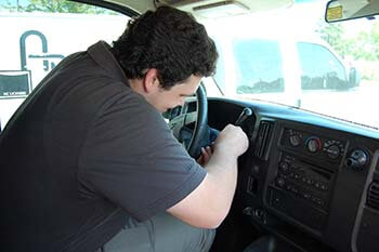 The Responsibilities of a Car Key Locksmith